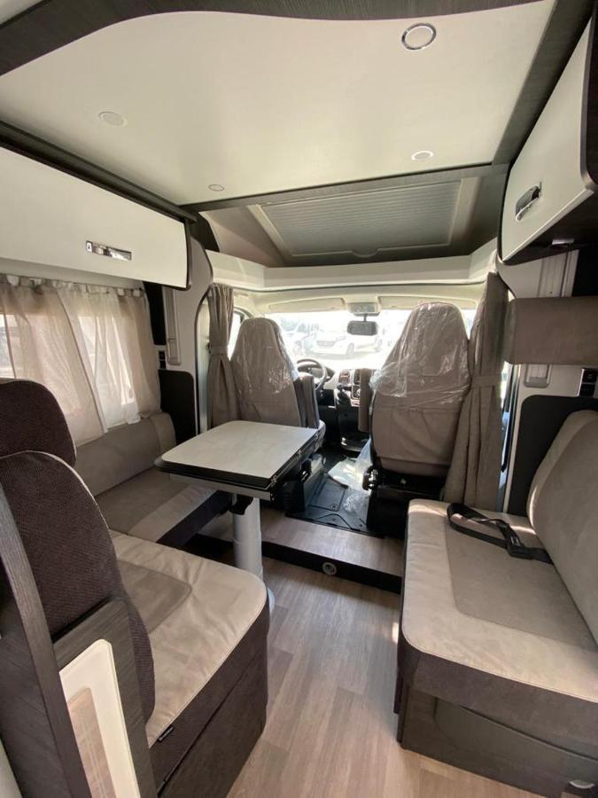 Magnifica Autocaravana Adria Matrix Axess 670Sl Granada Exteriér fotografie