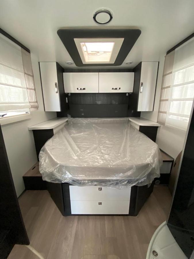 Magnifica Autocaravana Adria Matrix Axess 670Sl Granada Exteriér fotografie