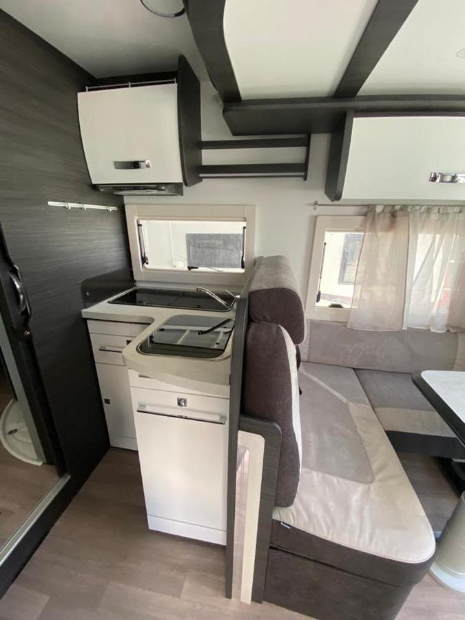 Magnifica Autocaravana Adria Matrix Axess 670Sl Granada Exteriér fotografie